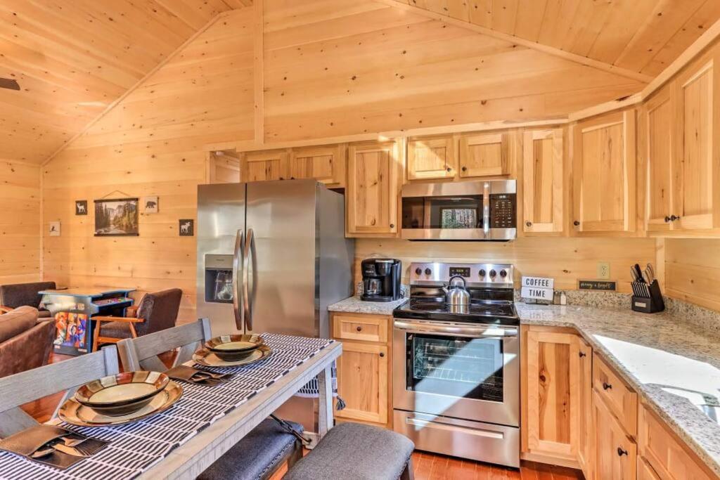 New Serene, Fun & Comfy Cabin- Covered Deck, Grill, Arcade Мерфі Екстер'єр фото