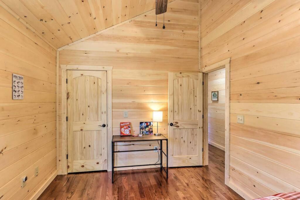 New Serene, Fun & Comfy Cabin- Covered Deck, Grill, Arcade Мерфі Екстер'єр фото