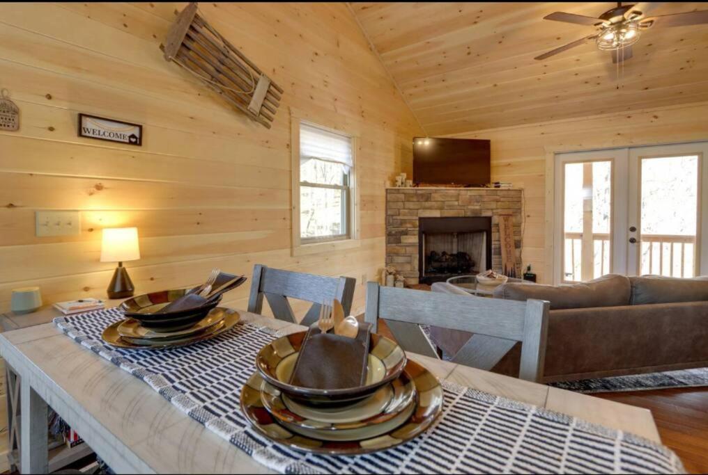 New Serene, Fun & Comfy Cabin- Covered Deck, Grill, Arcade Мерфі Екстер'єр фото